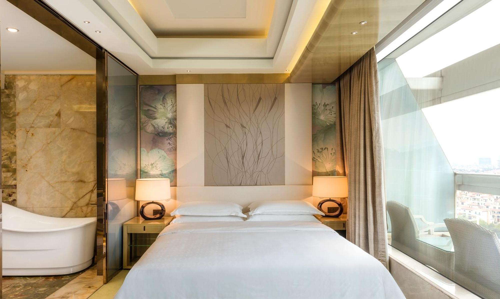 Sheraton Huzhou Taihu Lake Hot Spring Resort & Spa מראה חיצוני תמונה